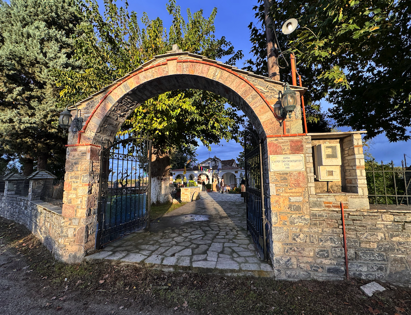 Με Λαμπρότητα οι Εορτασμοί στο Εξωκκλήσι των Αγίων Μηνά, Βίκτωρος και Βικεντίου στο Βελεστίνο