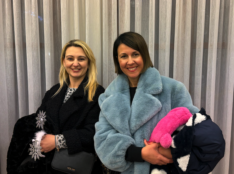 Εικόνες από την φωταγώγηση του χριστουγεννιάτικου δέντρου στο Αερινό