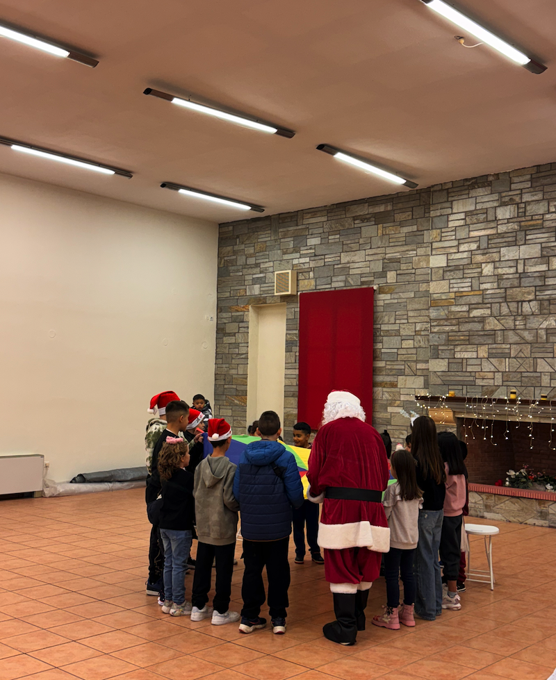 Εικόνες από την φωταγώγηση του χριστουγεννιάτικου δέντρου στο Αερινό