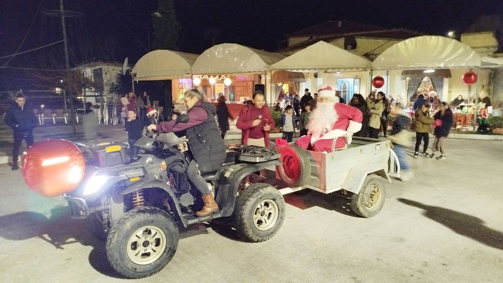 Κανάλια: Έσκασε με... γουρούνα ο Άη Βασίλης!