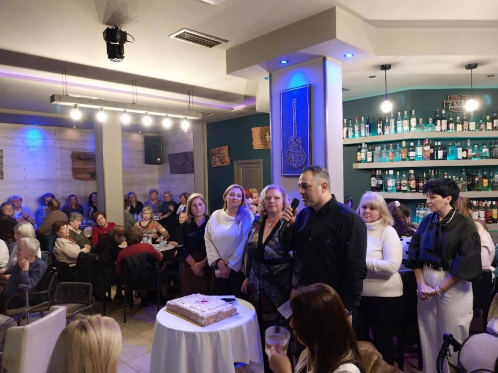 Η παρουσία σας μας τιμά και μας γεμίζει αισιοδοξία και δύναμη για τη νέα χρόνια