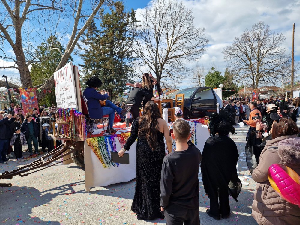 Με... Φραπέ και ΟΠΕΚΕΠΕ το Καρναβάλι Στεφανοβικείου