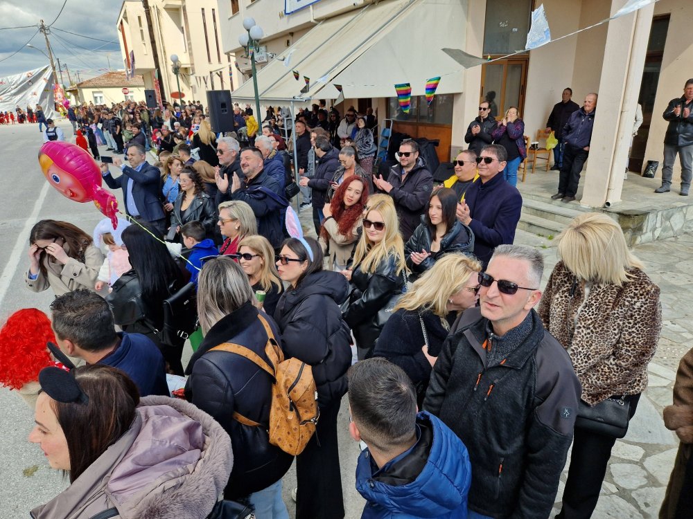 Με... Φραπέ και ΟΠΕΚΕΠΕ το Καρναβάλι Στεφανοβικείου