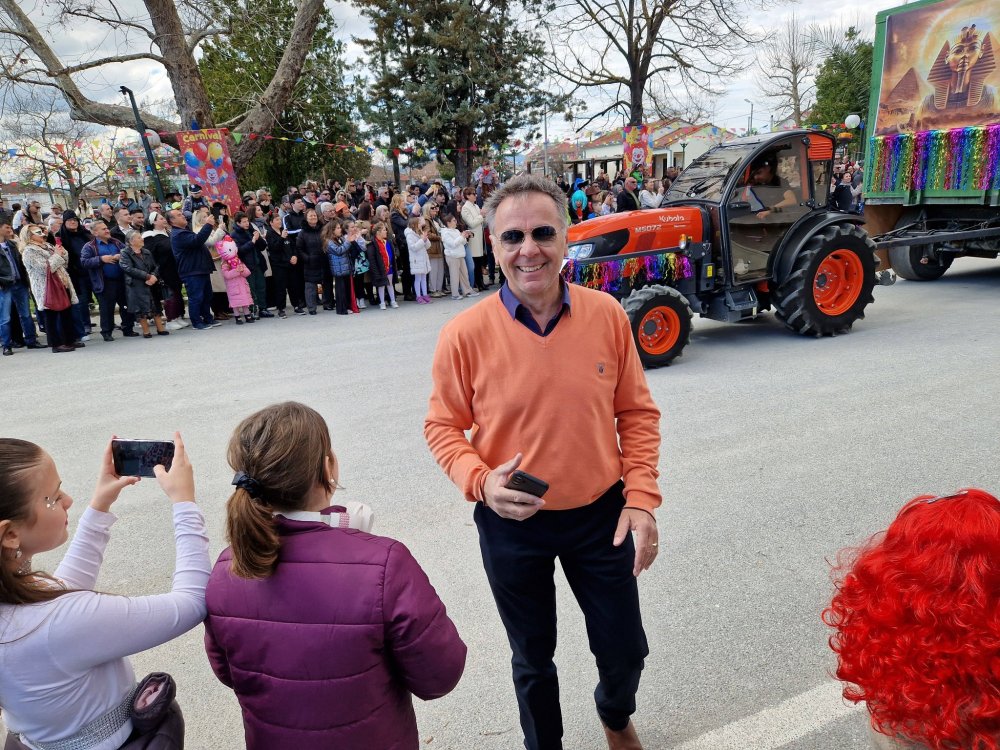 Με... Φραπέ και ΟΠΕΚΕΠΕ το Καρναβάλι Στεφανοβικείου