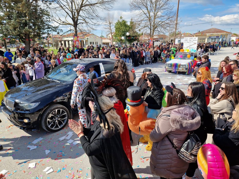 Με... Φραπέ και ΟΠΕΚΕΠΕ το Καρναβάλι Στεφανοβικείου