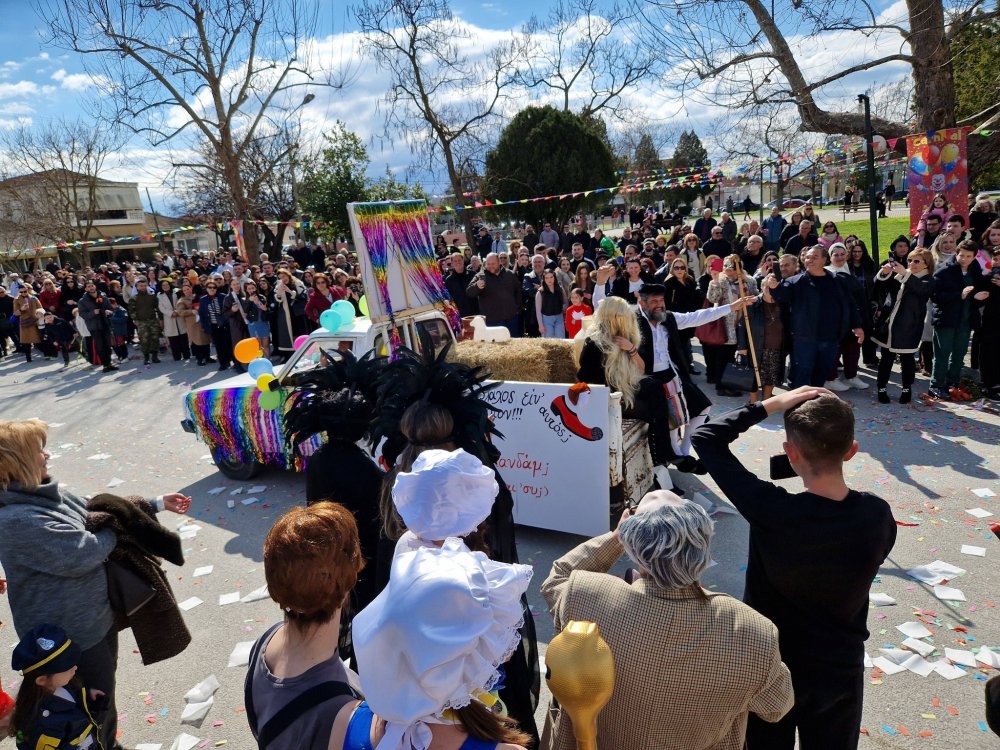 Με... Φραπέ και ΟΠΕΚΕΠΕ το Καρναβάλι Στεφανοβικείου