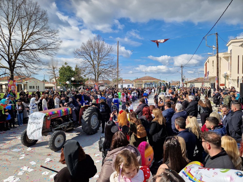 Με... Φραπέ και ΟΠΕΚΕΠΕ το Καρναβάλι Στεφανοβικείου