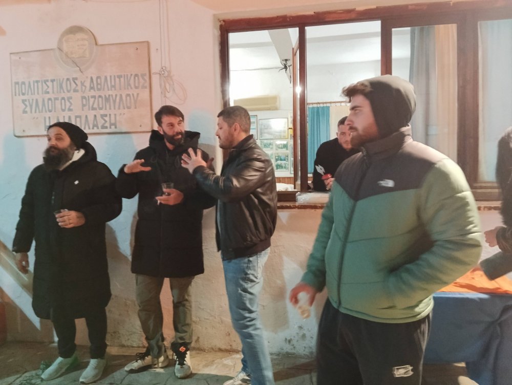 Με χορό και γλέντι το άναμμα της φωτιάς στον Ριζόμυλο