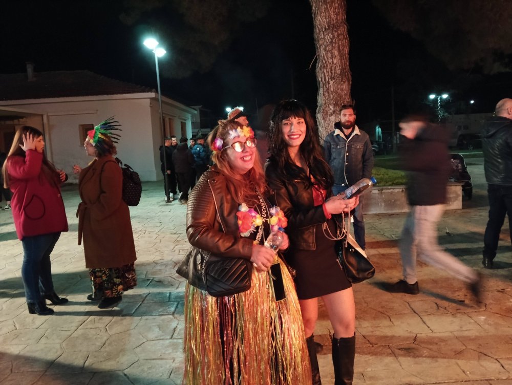 Με χορό και γλέντι το άναμμα της φωτιάς στον Ριζόμυλο