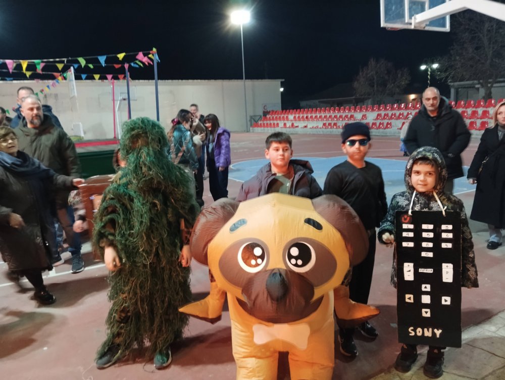 Με χορό και γλέντι το άναμμα της φωτιάς στον Ριζόμυλο