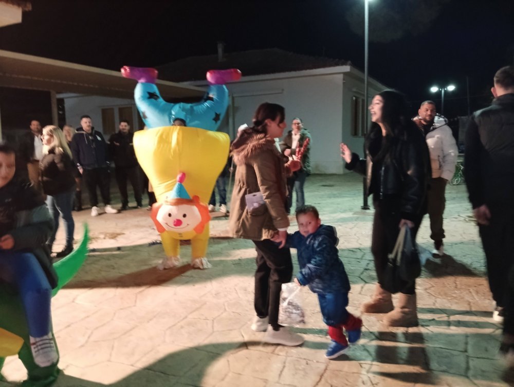 Με χορό και γλέντι το άναμμα της φωτιάς στον Ριζόμυλο