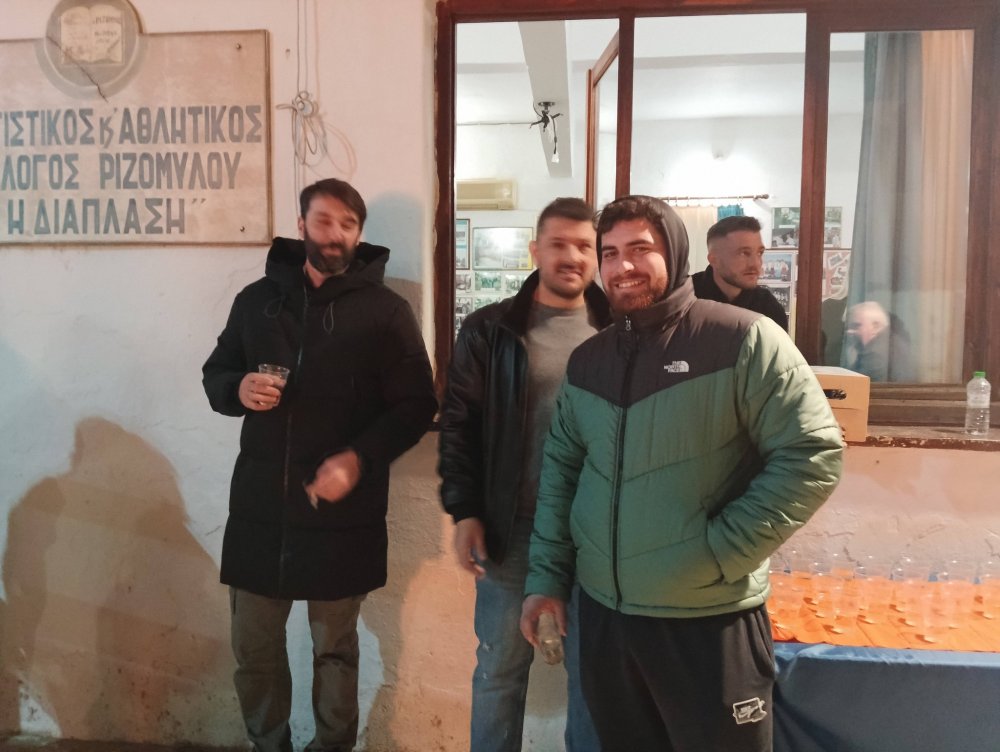 Με χορό και γλέντι το άναμμα της φωτιάς στον Ριζόμυλο