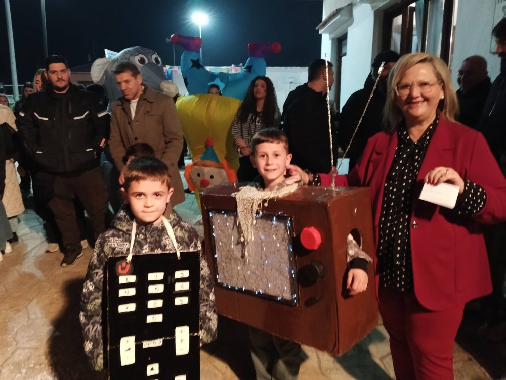 Με χορό και γλέντι το άναμμα της φωτιάς στον Ριζόμυλο