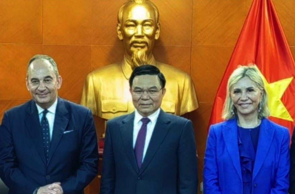 Συναντήσεις με κορυφαίους κυβερνητικούς αξιωματούχους του Βιετνάμ     