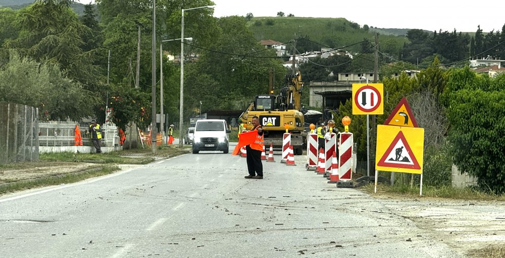 Επεκτείνεται το τοιχίο αντιστήριξης