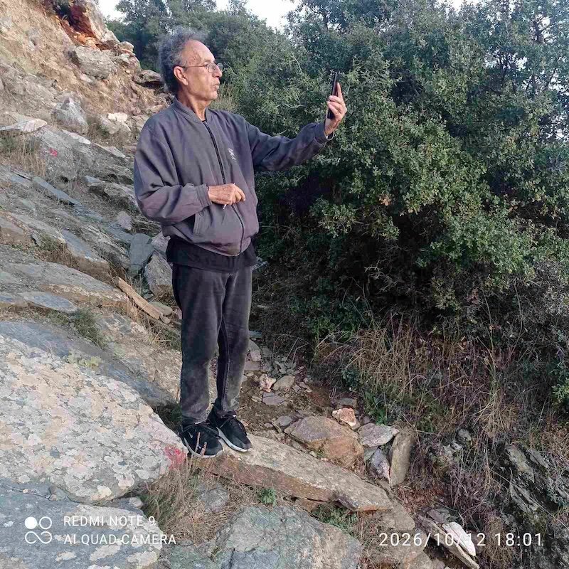 Eικόνες | Αρκετός κόσμος στην πεζοπορία μέχρι το Δρακοπήγαδο