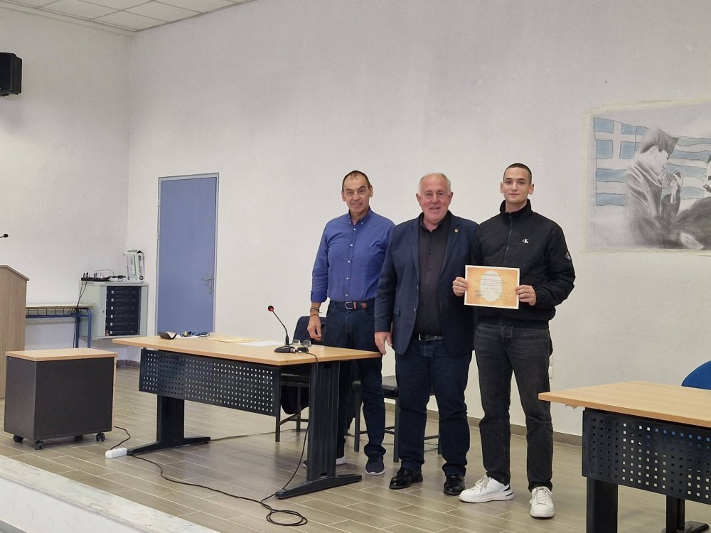 Εικόνες από την απονομή Υποτροφιών
