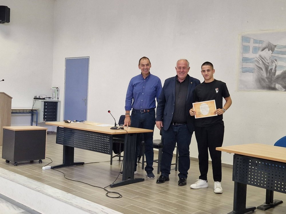 Εικόνες από την απονομή Υποτροφιών
