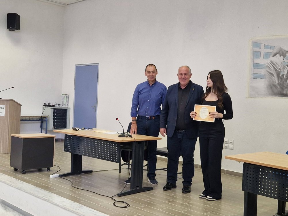 Εικόνες από την απονομή Υποτροφιών