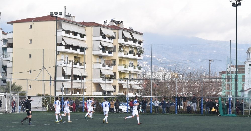 Αγία Άννα - Ρήγας Φεραίος 2-5 