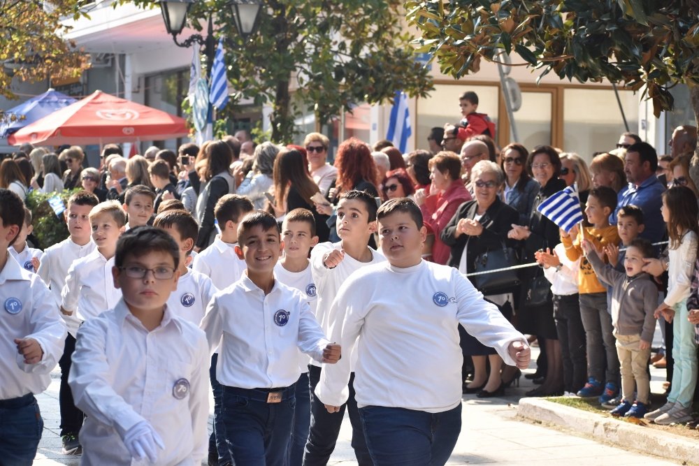 Η Παρέλαση για την 28η Οκτωβρίου στο Βελεστίνο