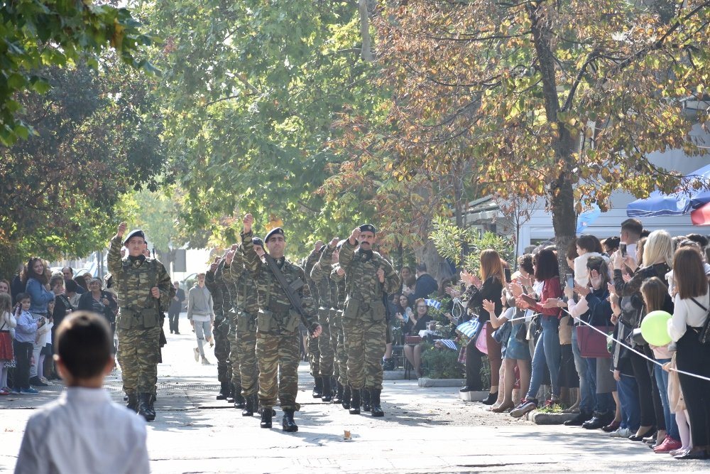 Η Παρέλαση για την 28η Οκτωβρίου στο Βελεστίνο