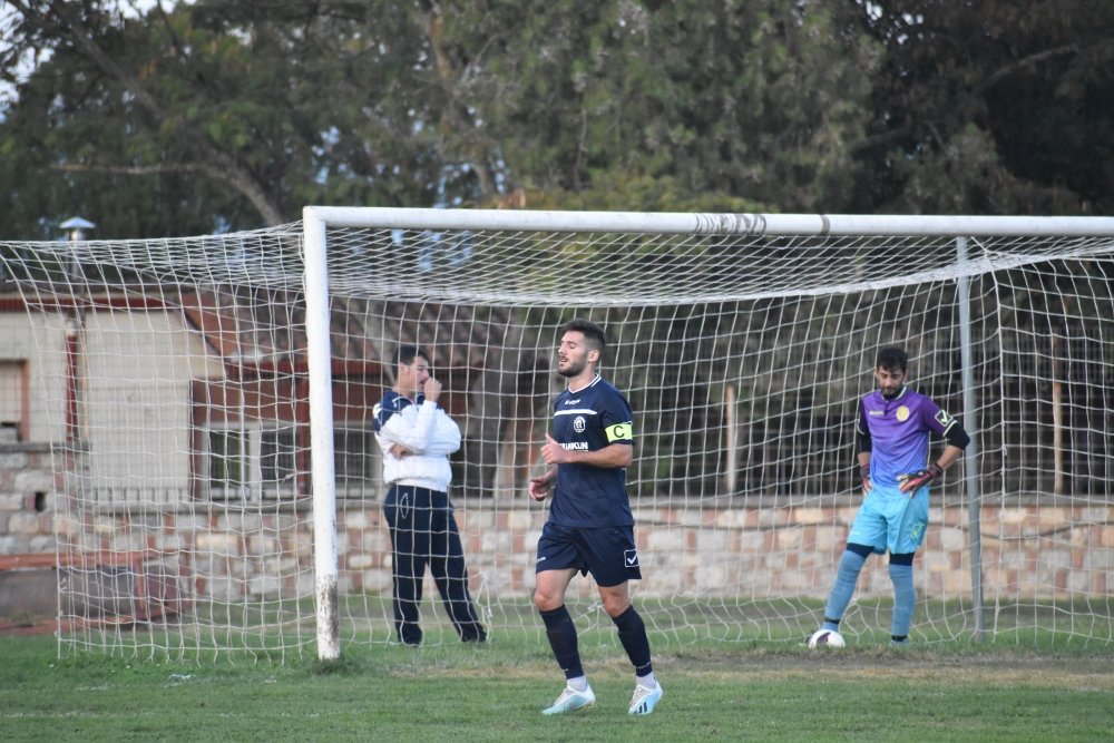 Ρήγας Φεραίος - Δάφνη 6-1