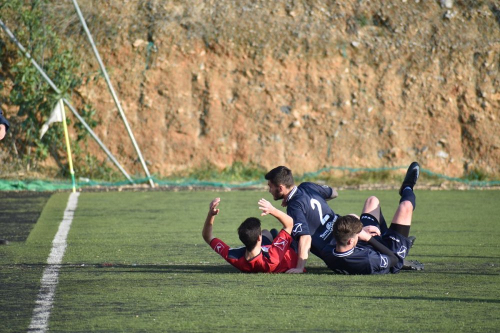 Αγία Παρασκευή - Ρήγας Φεραίος 1-5