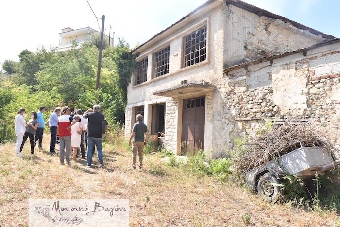 Eικόνες από την επίσκεψη της Λ. Μενδώνη στο Βελεστίνο