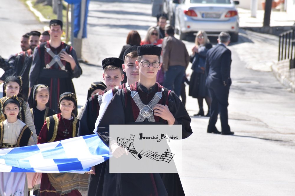 Φωτορεπορτάζ από την παρέλαση του Βελεστίνου