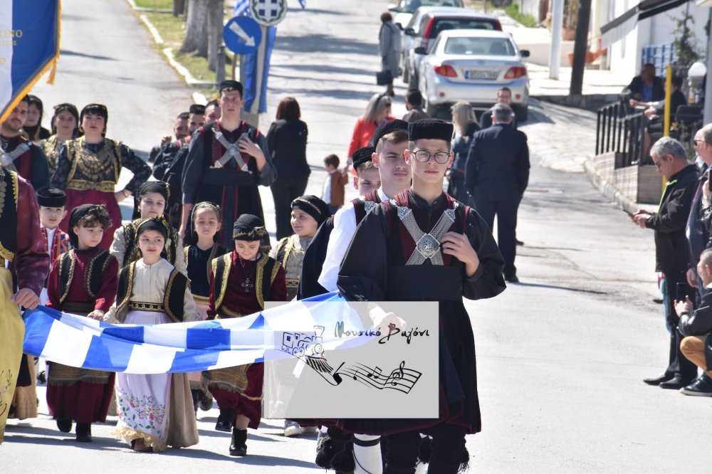 Φωτορεπορτάζ από την παρέλαση του Βελεστίνου