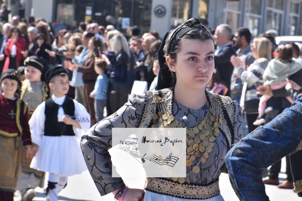 Φωτορεπορτάζ από την παρέλαση του Βελεστίνου