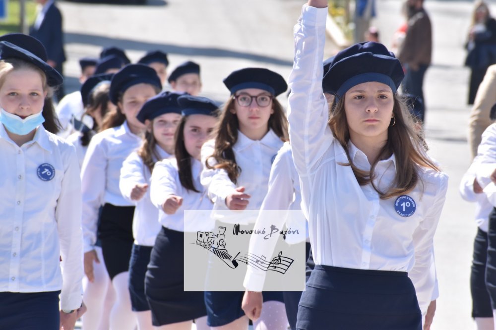 Φωτορεπορτάζ από την παρέλαση του Βελεστίνου