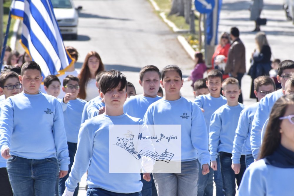 Φωτορεπορτάζ από την παρέλαση του Βελεστίνου