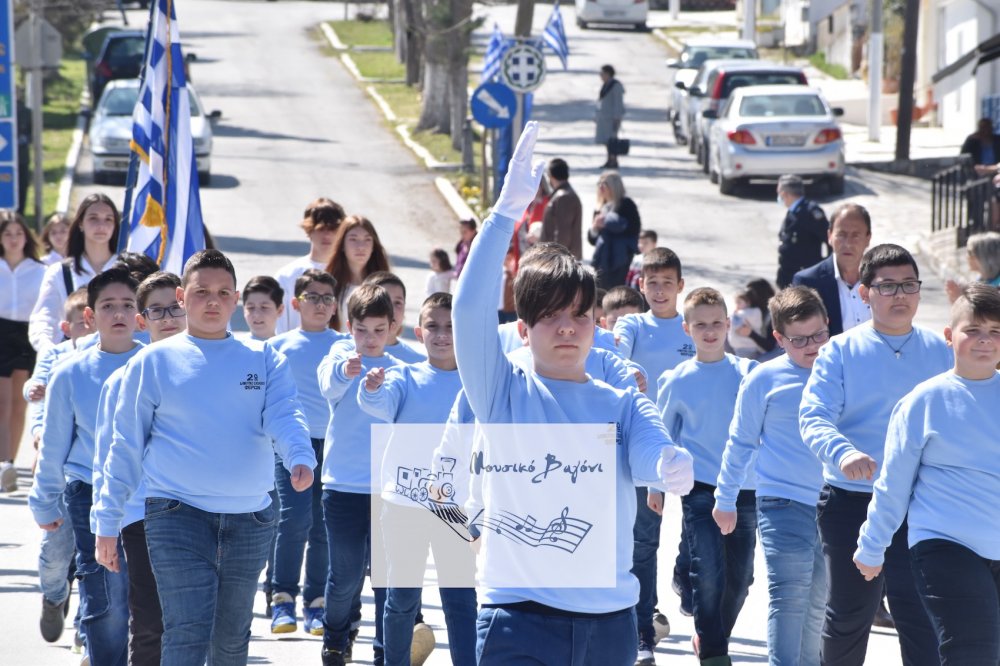 Φωτορεπορτάζ από την παρέλαση του Βελεστίνου