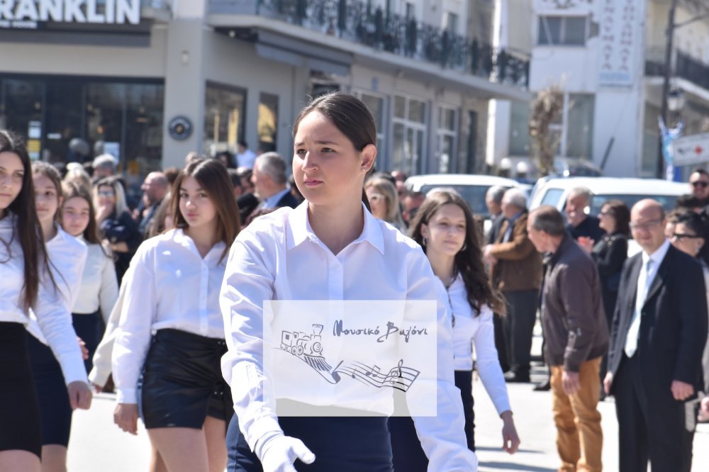 Φωτορεπορτάζ από την παρέλαση του Βελεστίνου