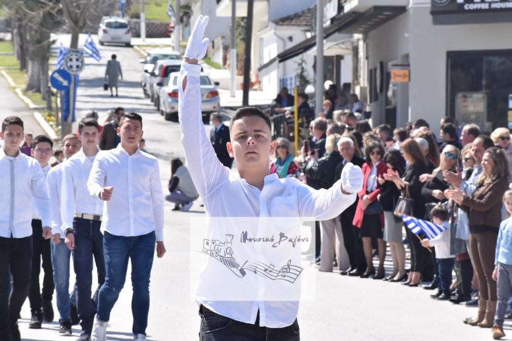 Φωτορεπορτάζ από την παρέλαση του Βελεστίνου