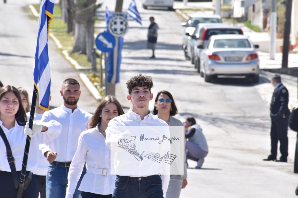 Φωτορεπορτάζ από την παρέλαση του Βελεστίνου