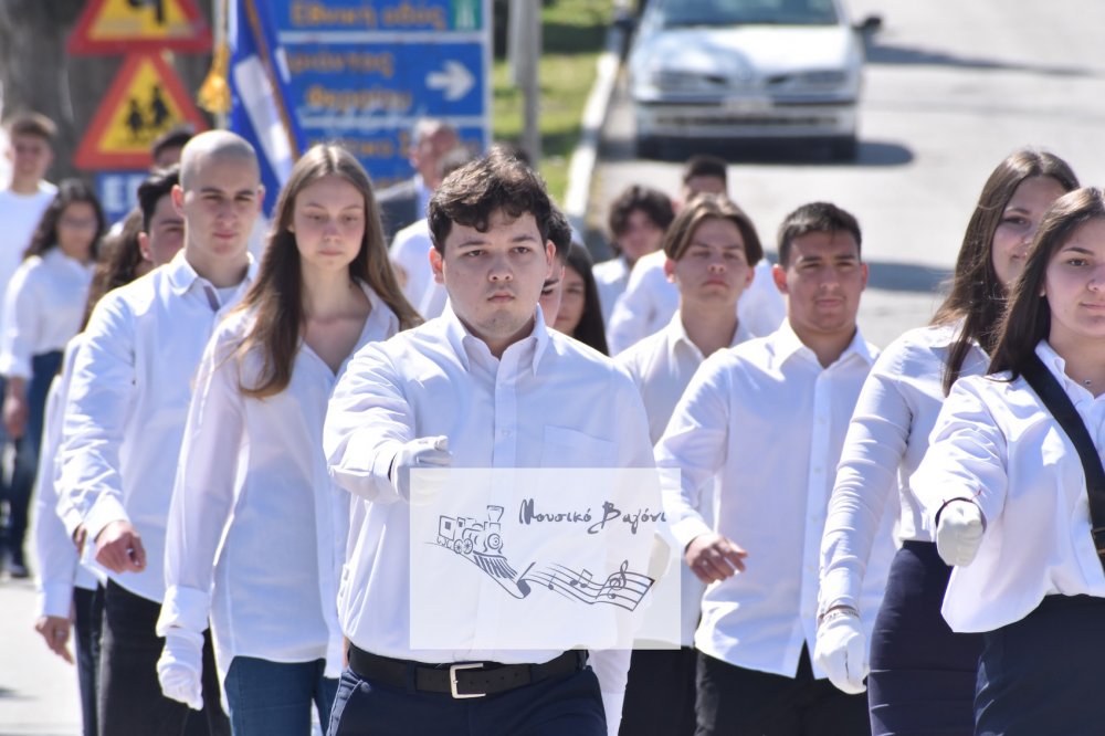 Φωτορεπορτάζ από την παρέλαση του Βελεστίνου