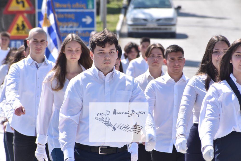 Φωτορεπορτάζ από την παρέλαση του Βελεστίνου