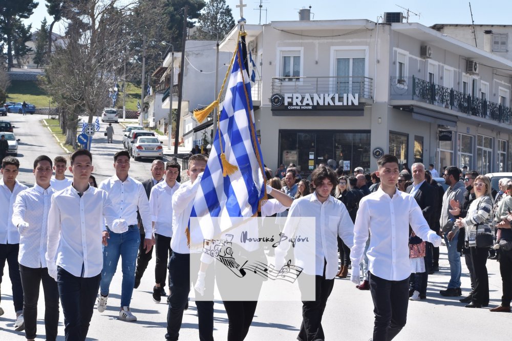 Φωτορεπορτάζ από την παρέλαση του Βελεστίνου