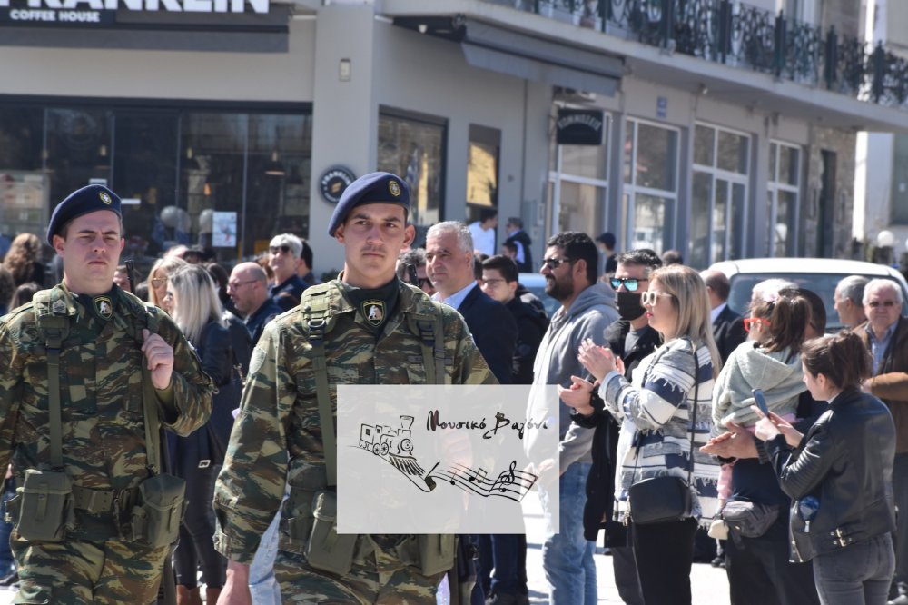 Φωτορεπορτάζ από την παρέλαση του Βελεστίνου