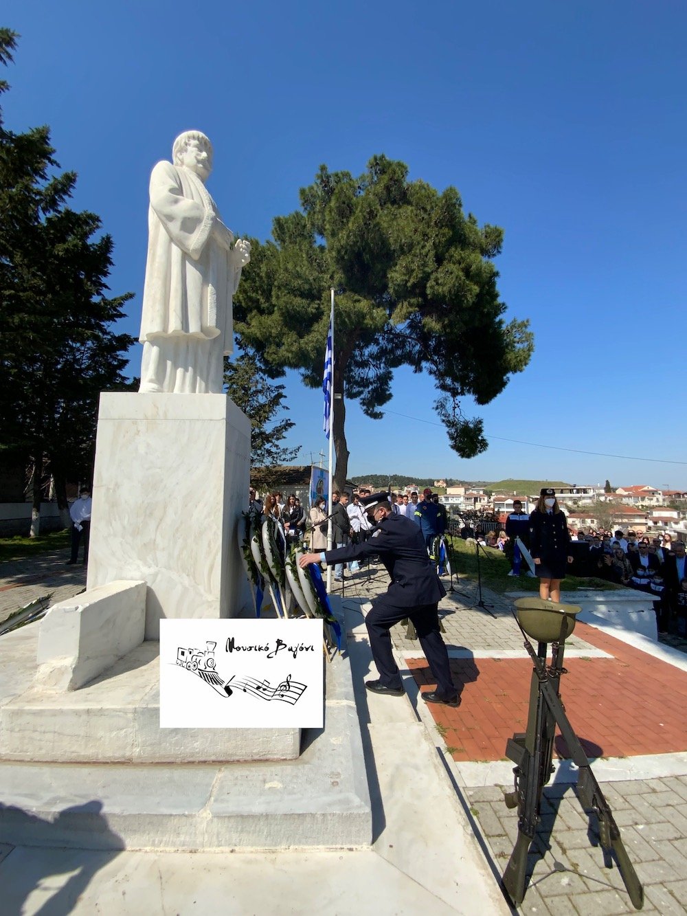 Καταθέσεις Στεφάνων - Απαγγελίες ποιημάτων στον Ανδριάντα του Ρήγα 