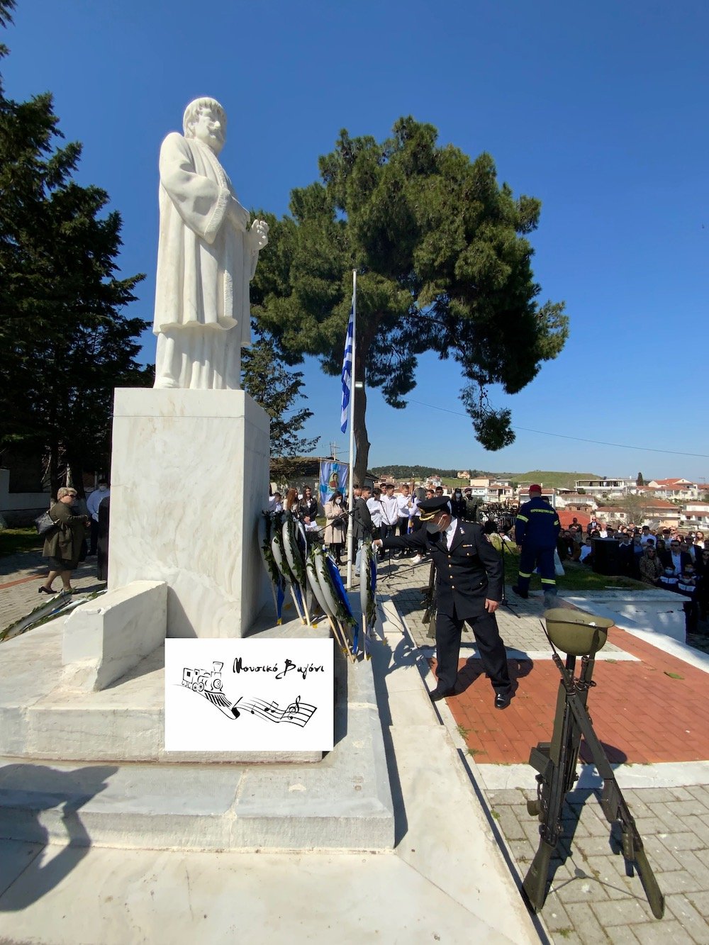 Καταθέσεις Στεφάνων - Απαγγελίες ποιημάτων στον Ανδριάντα του Ρήγα 