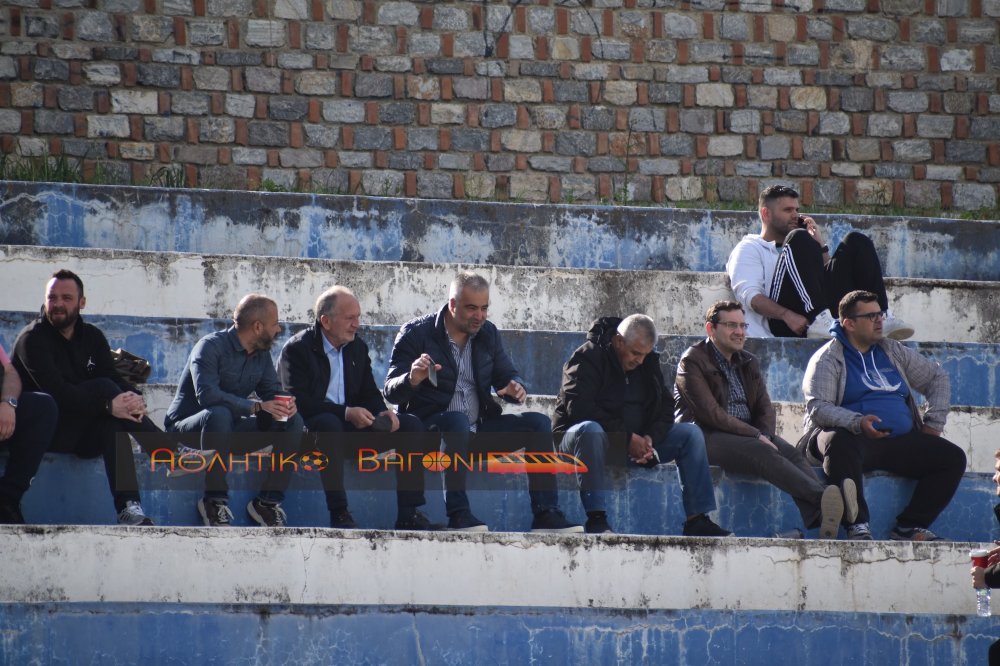 Εικόνες από το φιλανθρωπικό φιλικό του Βελεστίνου