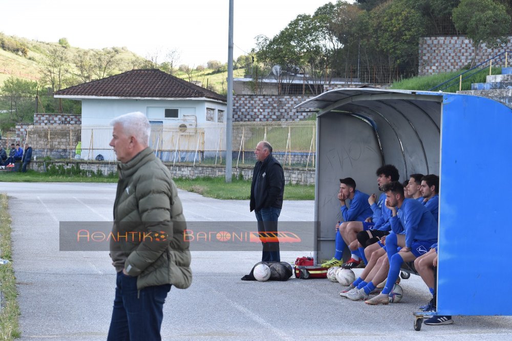 Εικόνες από το φιλανθρωπικό φιλικό του Βελεστίνου