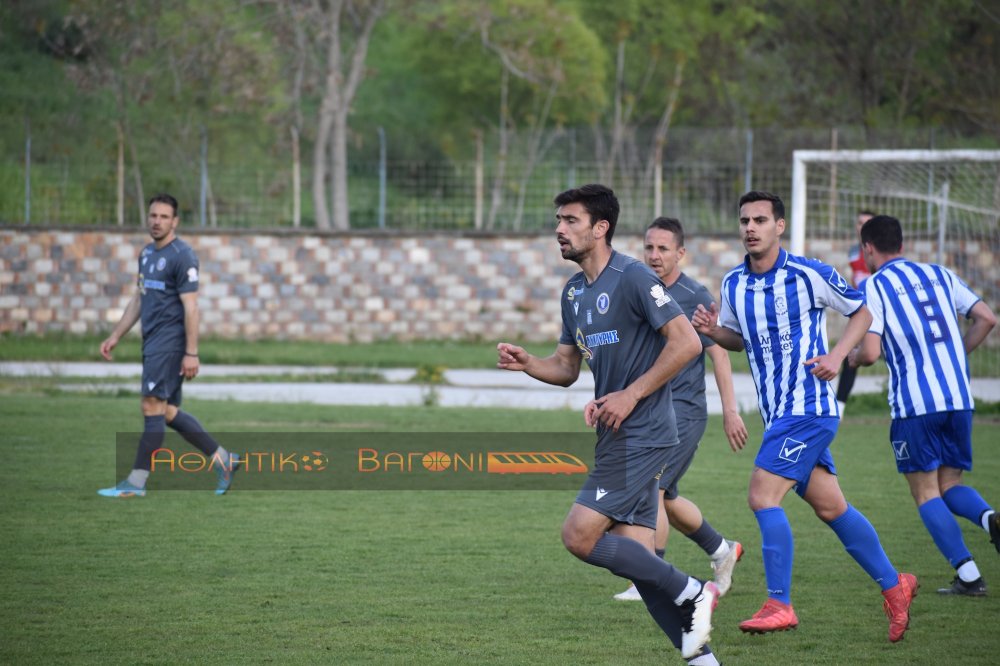 Εικόνες από το φιλανθρωπικό φιλικό του Βελεστίνου