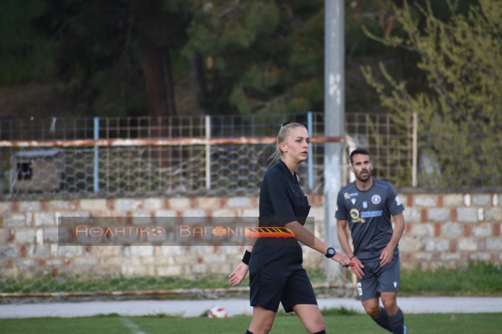 Εικόνες από το φιλανθρωπικό φιλικό του Βελεστίνου