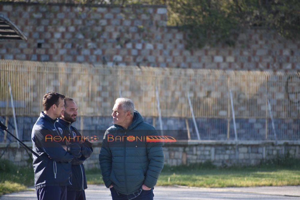 Εικόνες από το φιλανθρωπικό φιλικό του Βελεστίνου