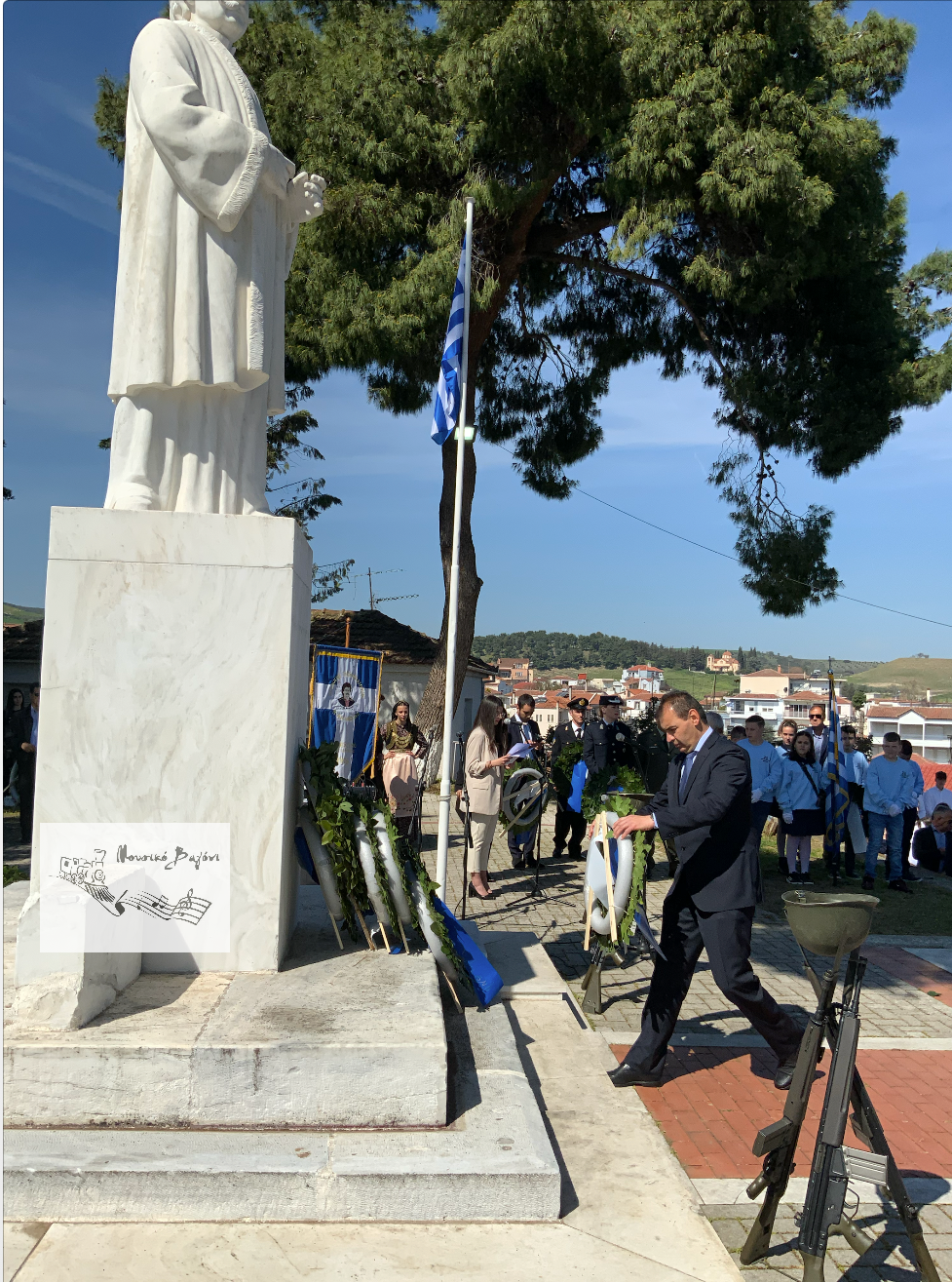 Καταθέσεις Στεφάνων στον Ανδριάντα του Ρήγα